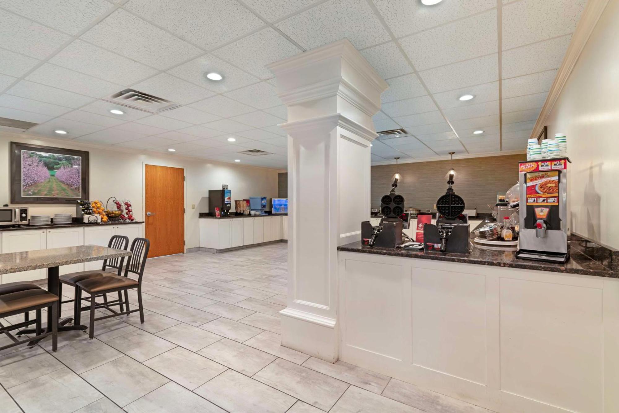 Best Western Plus Plattsburgh Ngoại thất bức ảnh