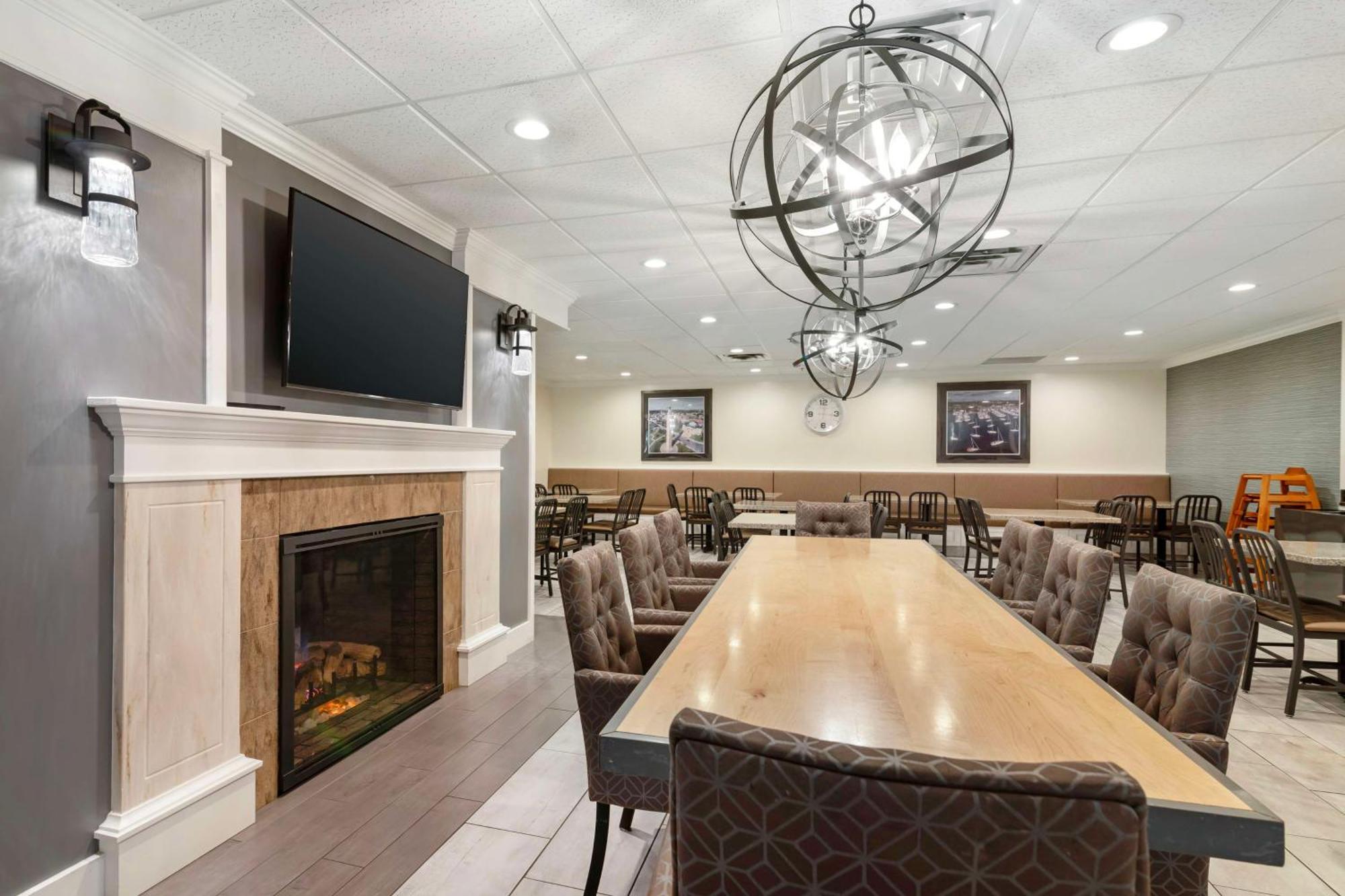 Best Western Plus Plattsburgh Ngoại thất bức ảnh