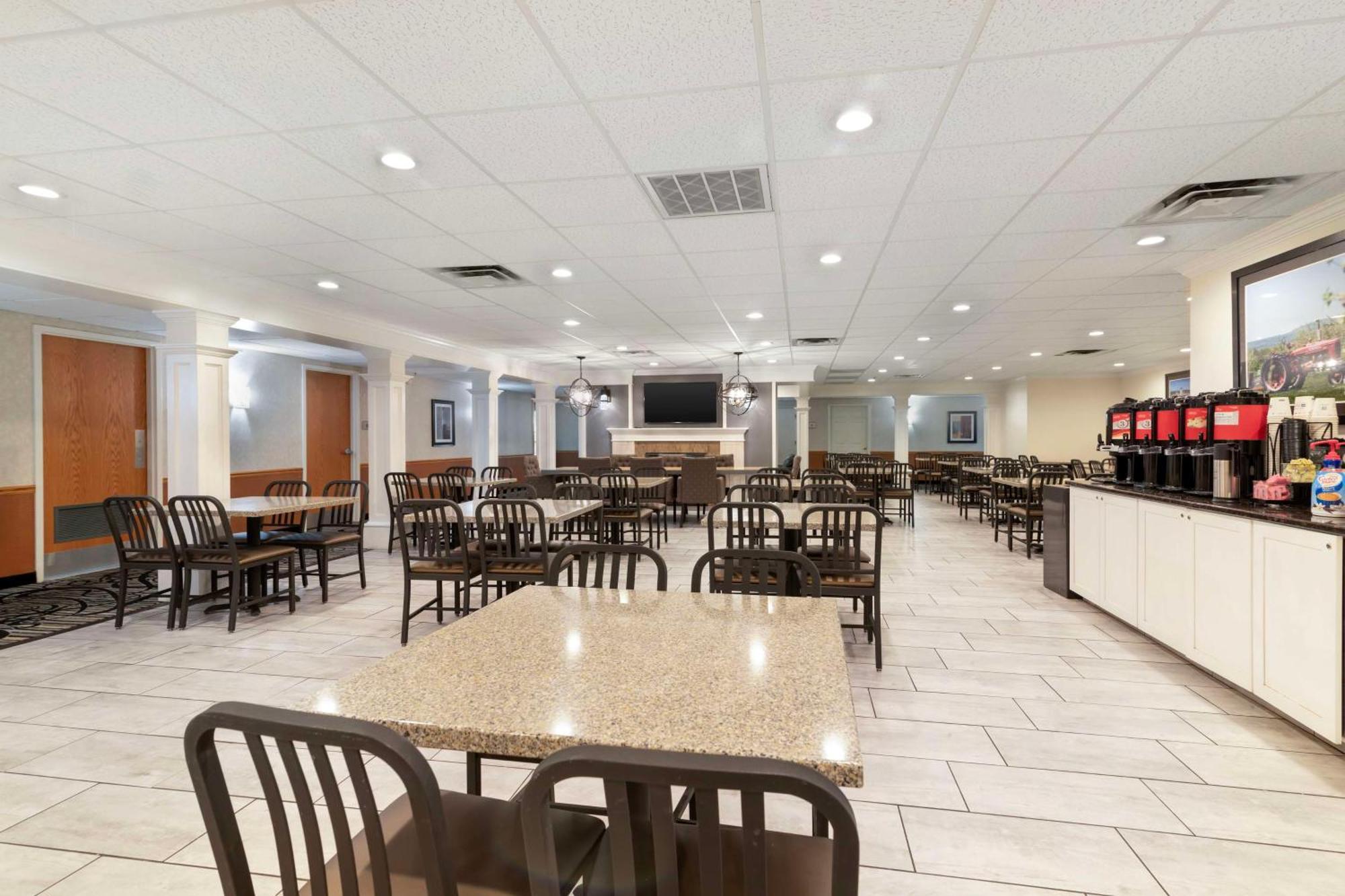 Best Western Plus Plattsburgh Ngoại thất bức ảnh