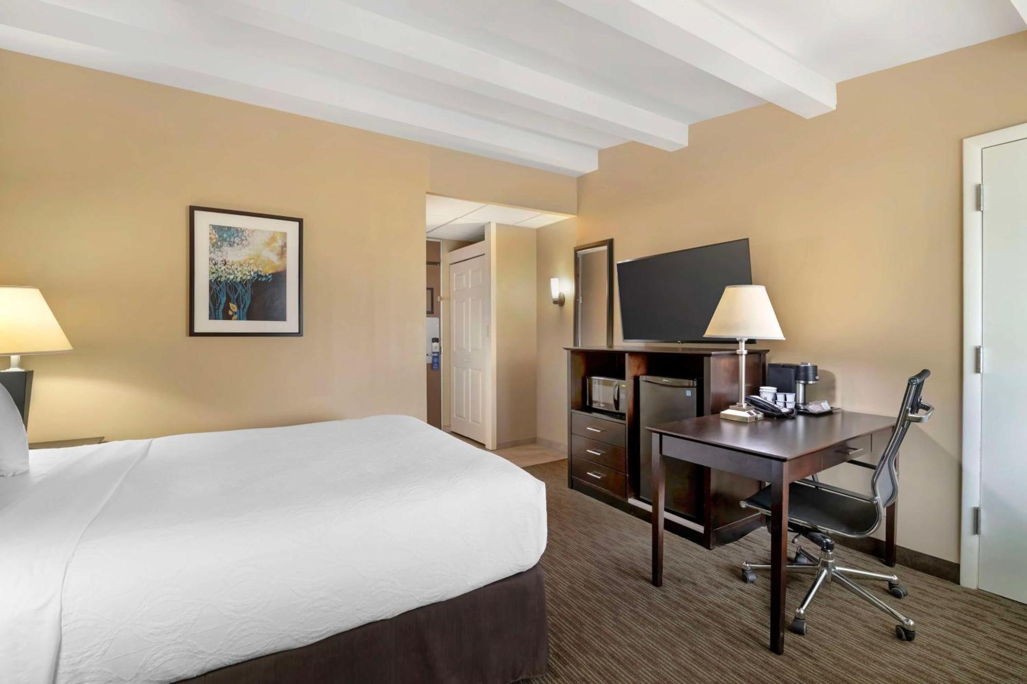 Best Western Plus Plattsburgh Ngoại thất bức ảnh