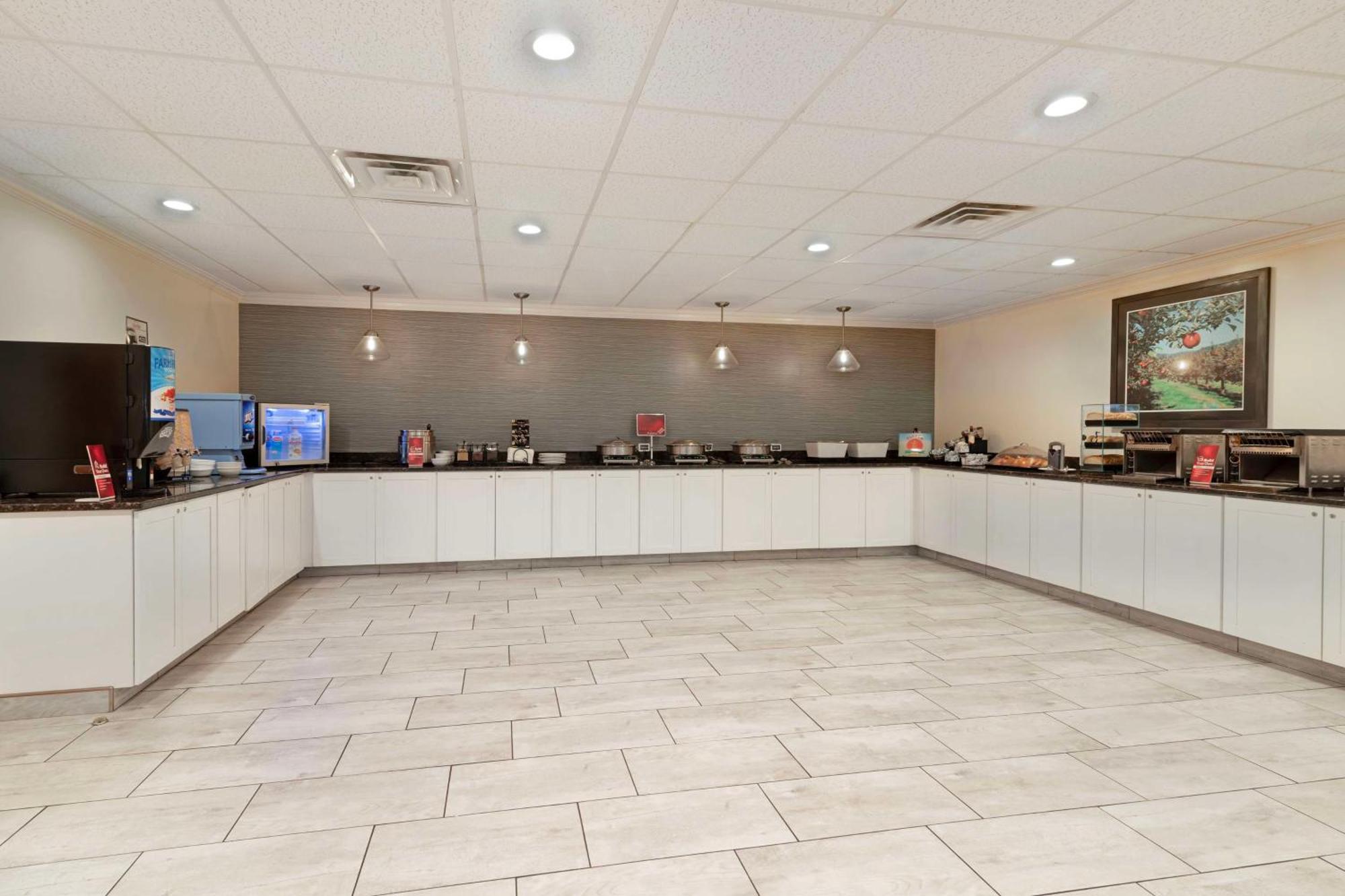 Best Western Plus Plattsburgh Ngoại thất bức ảnh